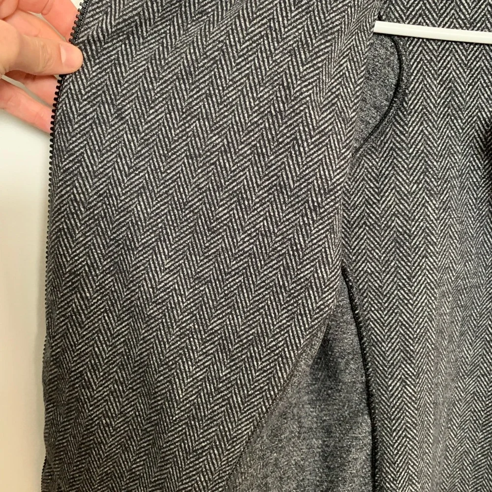 Lululemon Asymmetric Jacket - Picture 5 of 6